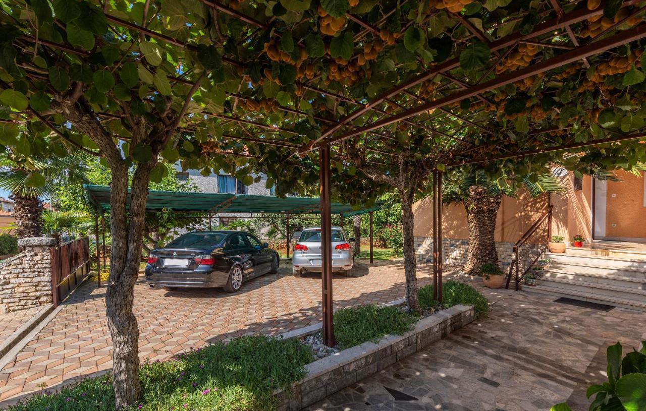 Apartments Feniks Пореч Екстериор снимка